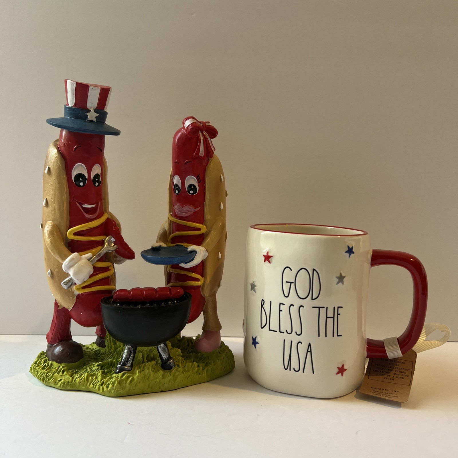 Patriotic Hot Dog Couple Grilling America Figurine Rae Dunn July 4th Mug Set New