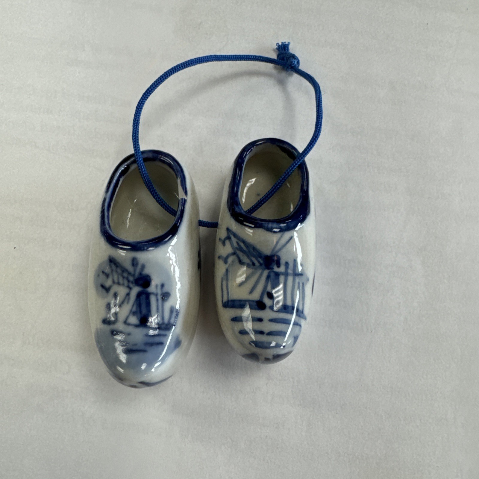 DELFT MINI NETHERLANDS COLLECTABLE PAIR OF SHOES SIGNED.