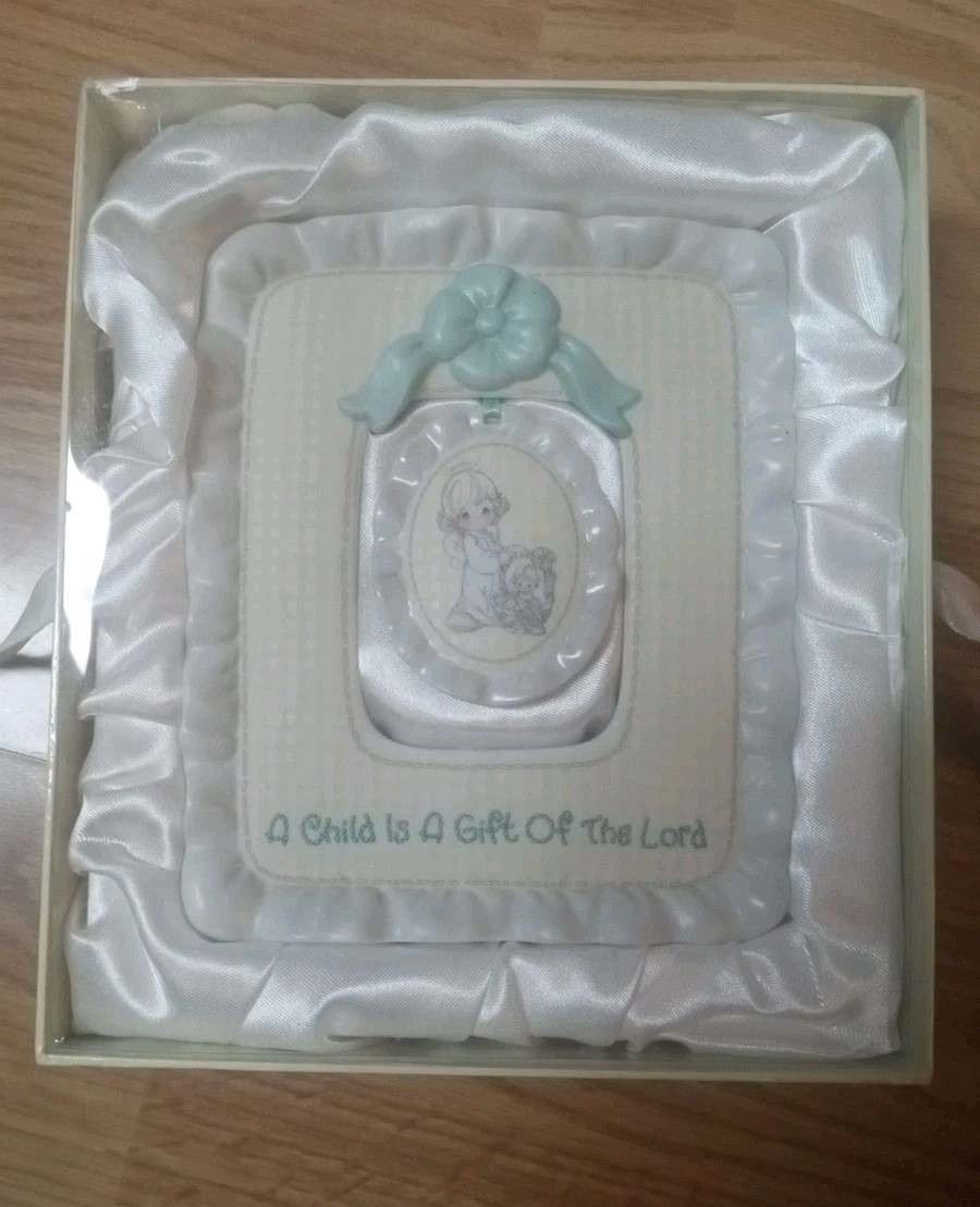 Precious Moments #119914 A Child is A Gift Of The Lord Plaque in Original Box