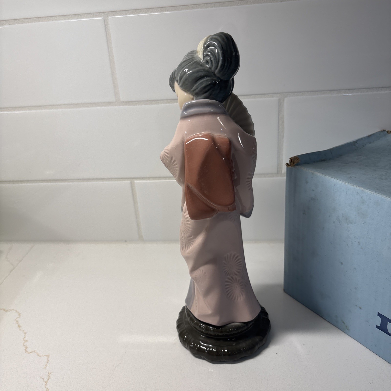 Lladro Timid Japanese Geisha Girl #4990 – Excellent Condition With Box