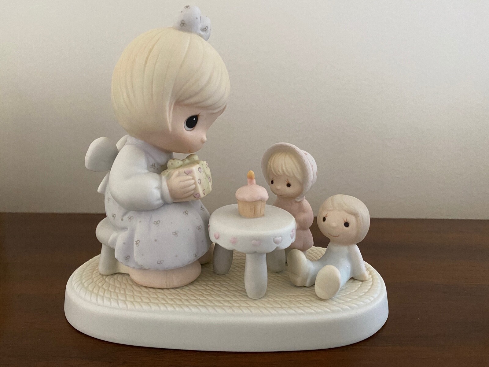PRECIOUS MOMENTS “MAY YOUR BIRTHDAY BE A BLESSING” #E-2826 DOVE SYMBOL