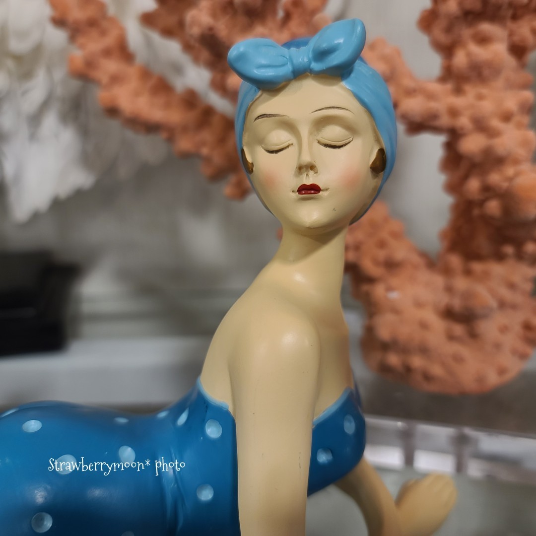 Art Deco Sun Bathing Miami Beach Beauty Retro Vintage like Risque Figure Statue