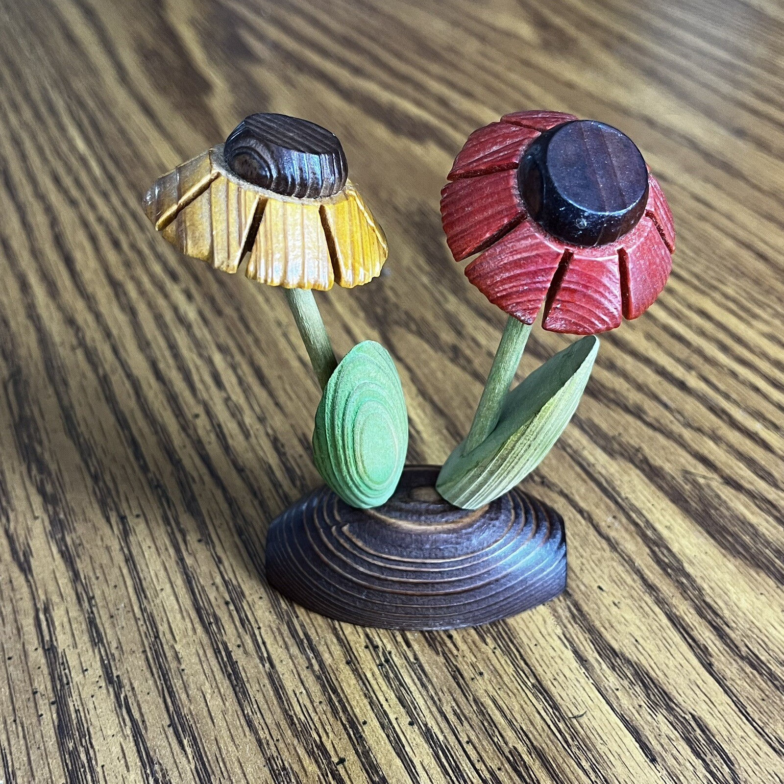VTG 70s Handmade Rustic Country Whimsy Florida Cypress Wood Carved 4.25” Flowers