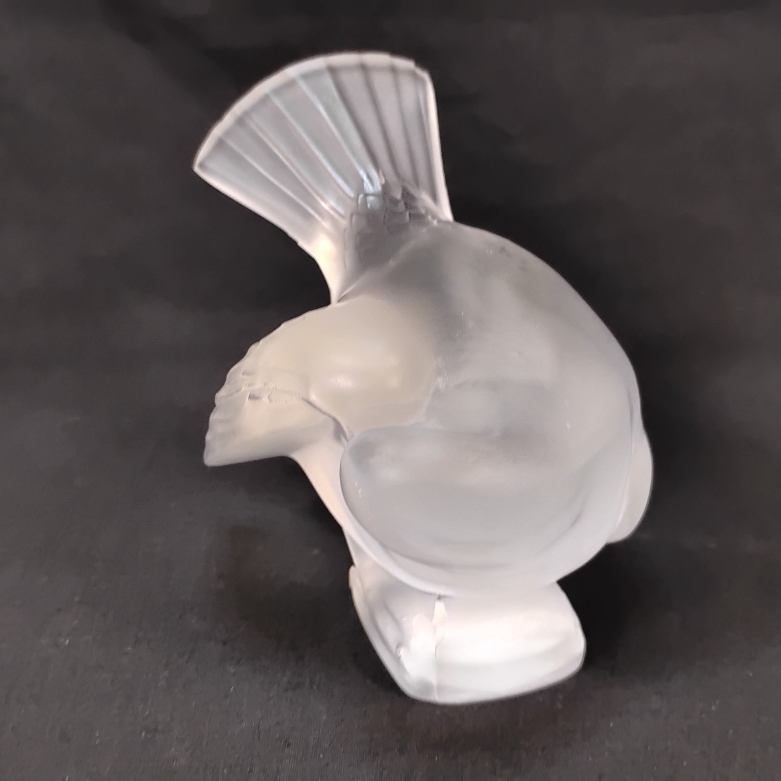 Cristal Lalique France Frosted Crystal Sparrow Bird Figurine