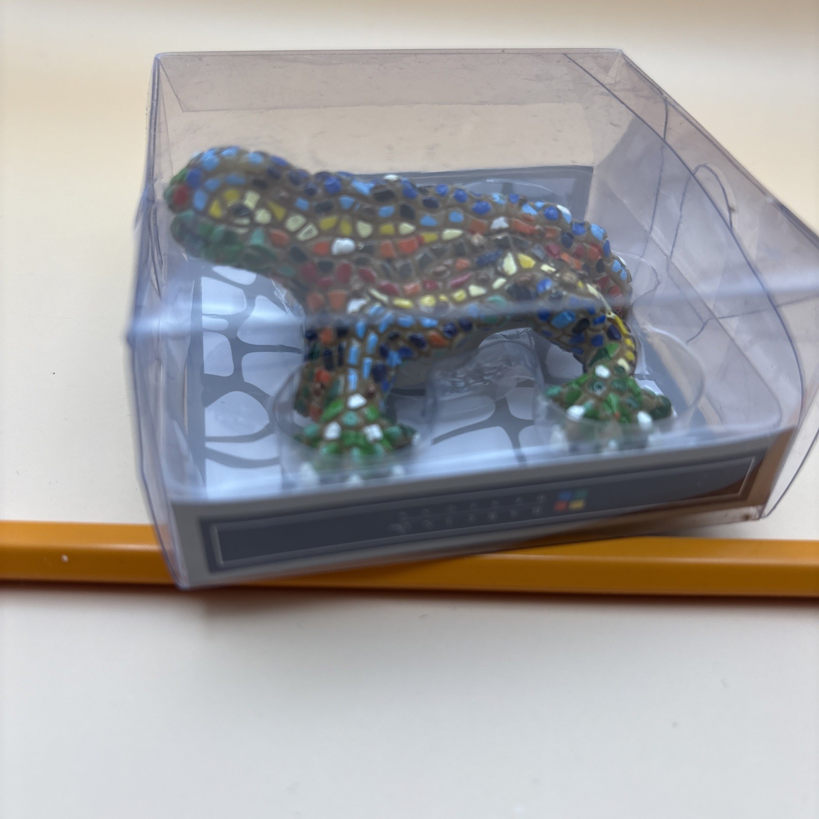 Barcino resin Lizard w Hand-Painted Porcelain Finish Mosaic Pattern Figurine