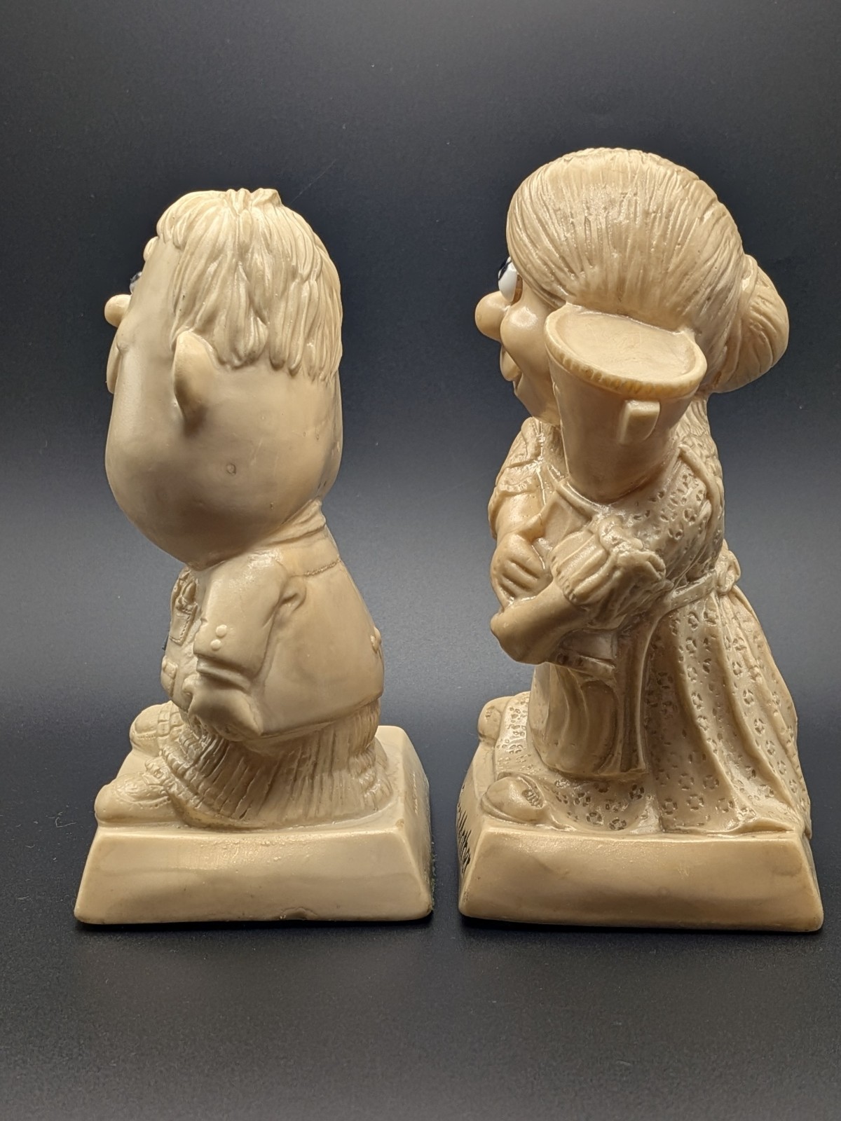 Vintage 1970 R & W Berries Russ Wallace Figurines World’s Best Mom&Dad 6″ T