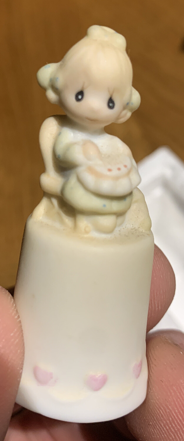 Precious Moments Thimble 1984 MOTHER SEW DEAR – EXC Condition #13293 Enesco