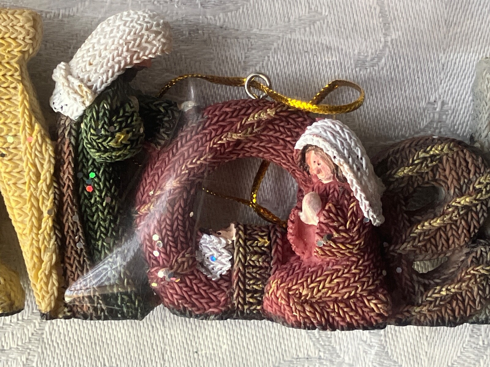 UNIQUE NOEL NATIVITY SCENE CHRISTMAS ORNAMENT.