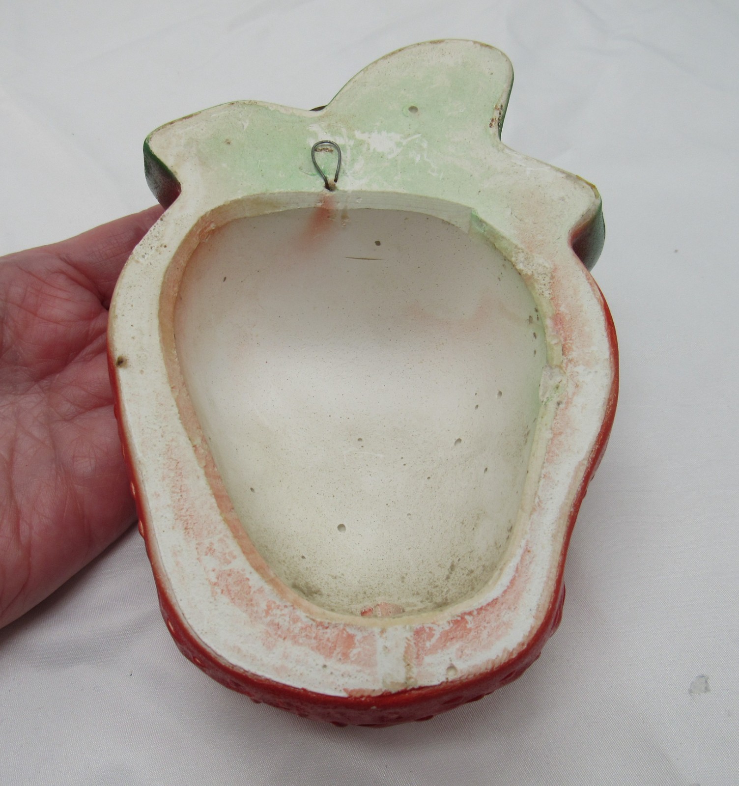 VTG Anthropomorphic Strawberry String Holder – Preowned