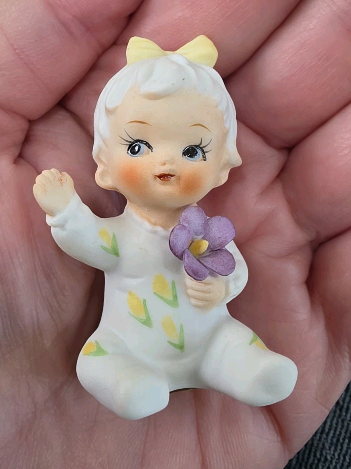Napcoware 9878 Little Girl With Purple Flower