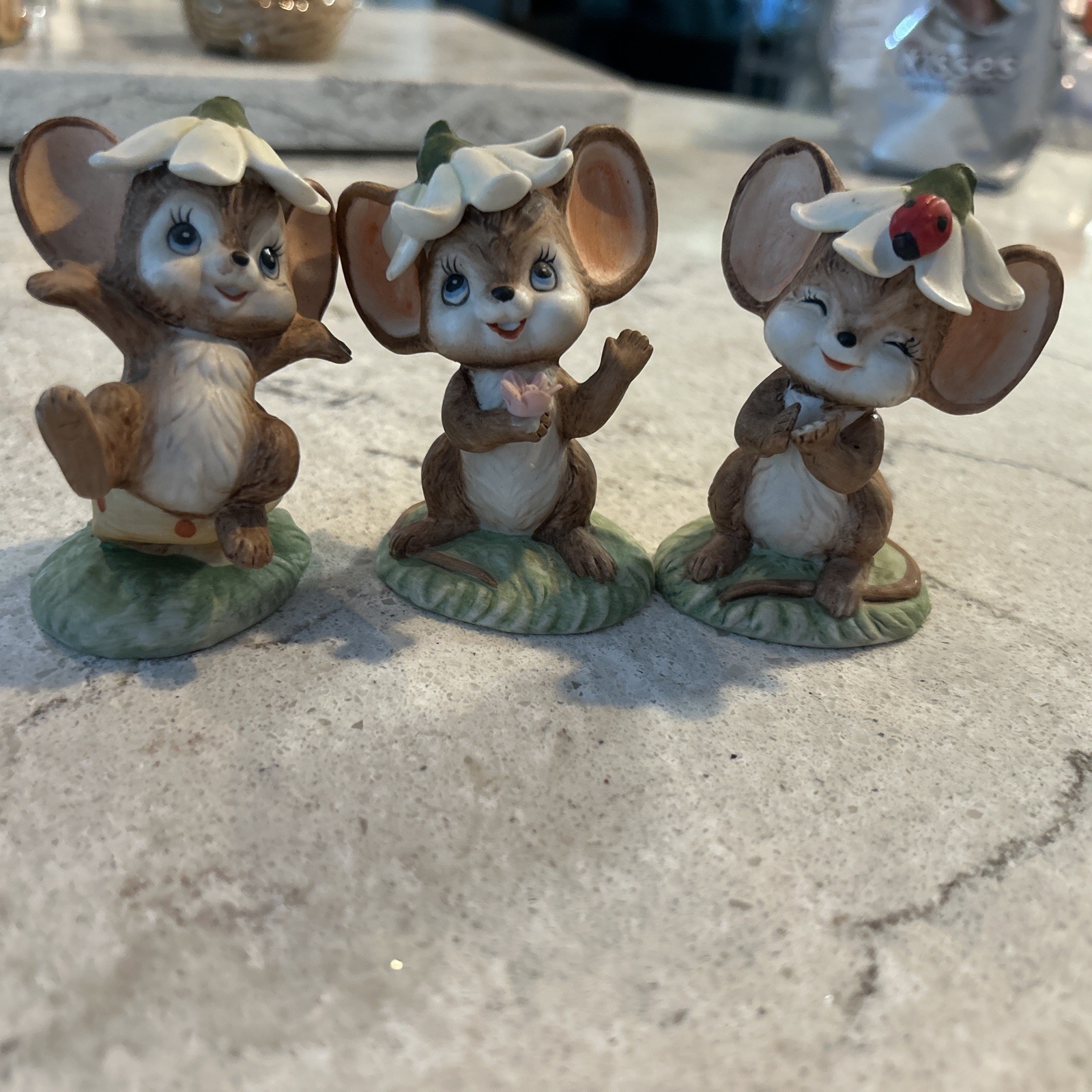 3 Vintage Brinn’s Mice with Flowers Floral Ceramic Figurines 3″ Tall