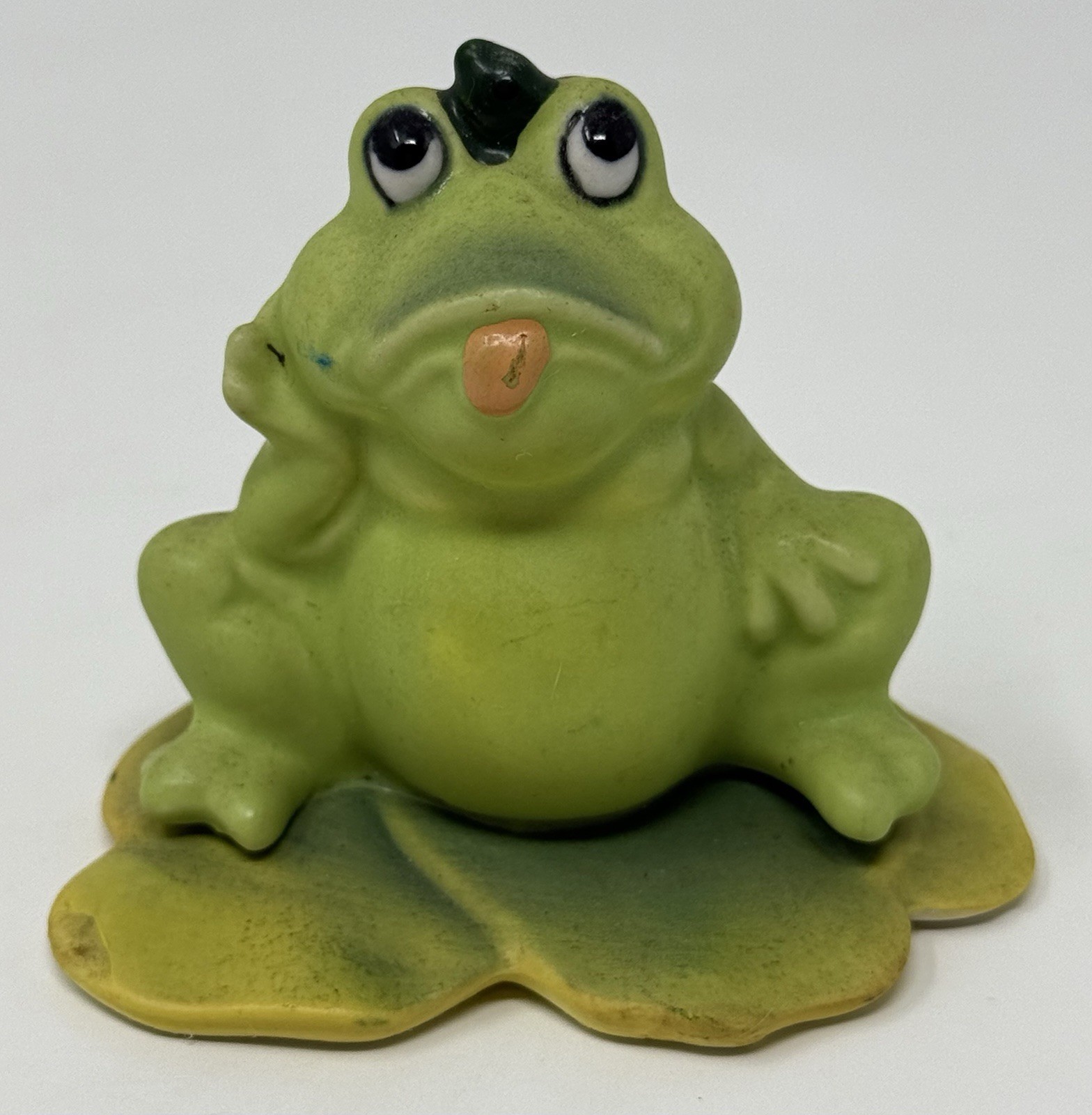 Lefton Frog Figurine Tongue Out Lily Pad Porcelain 2.5” *READ DETAILS*