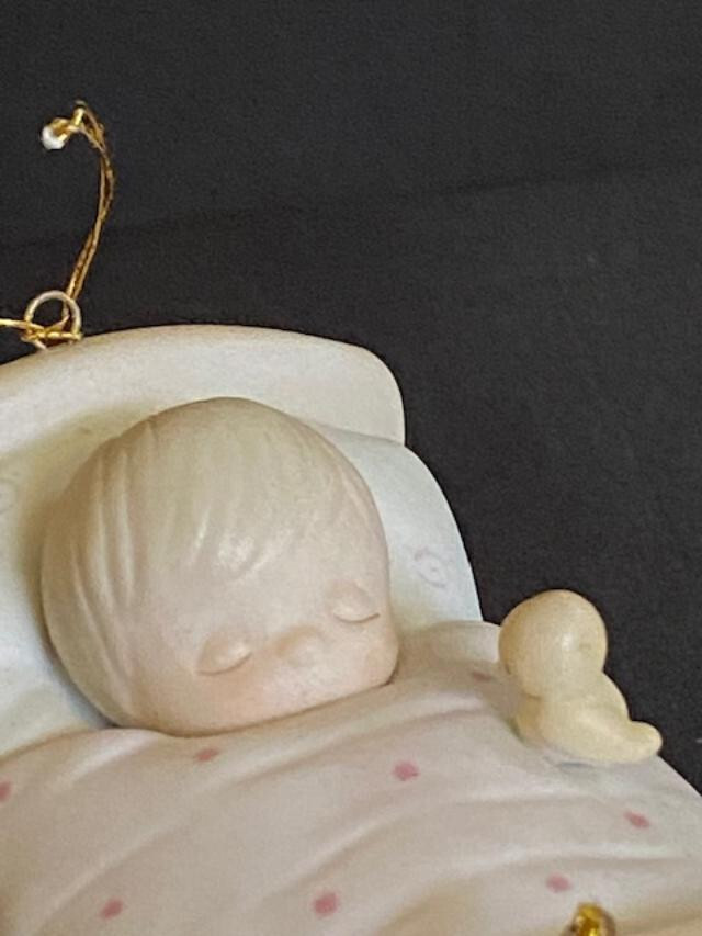 PRECIOUS MOMENTS E-0518 BLESSED ARE THE PURE IN HEART-1983 J&D ORNAMENT w/BOX-VG