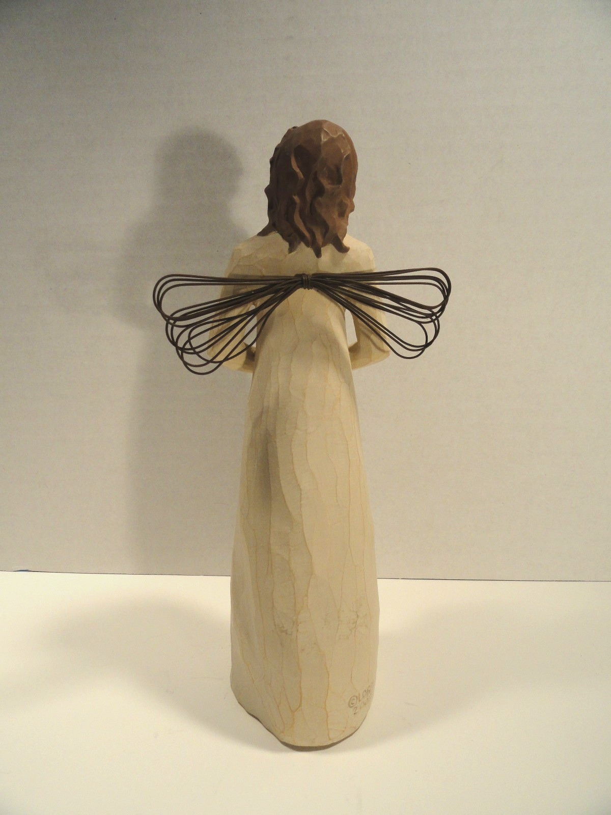 Willow Tree Welcoming Angel with Pineapple Demdaco Susan Lordi 2002