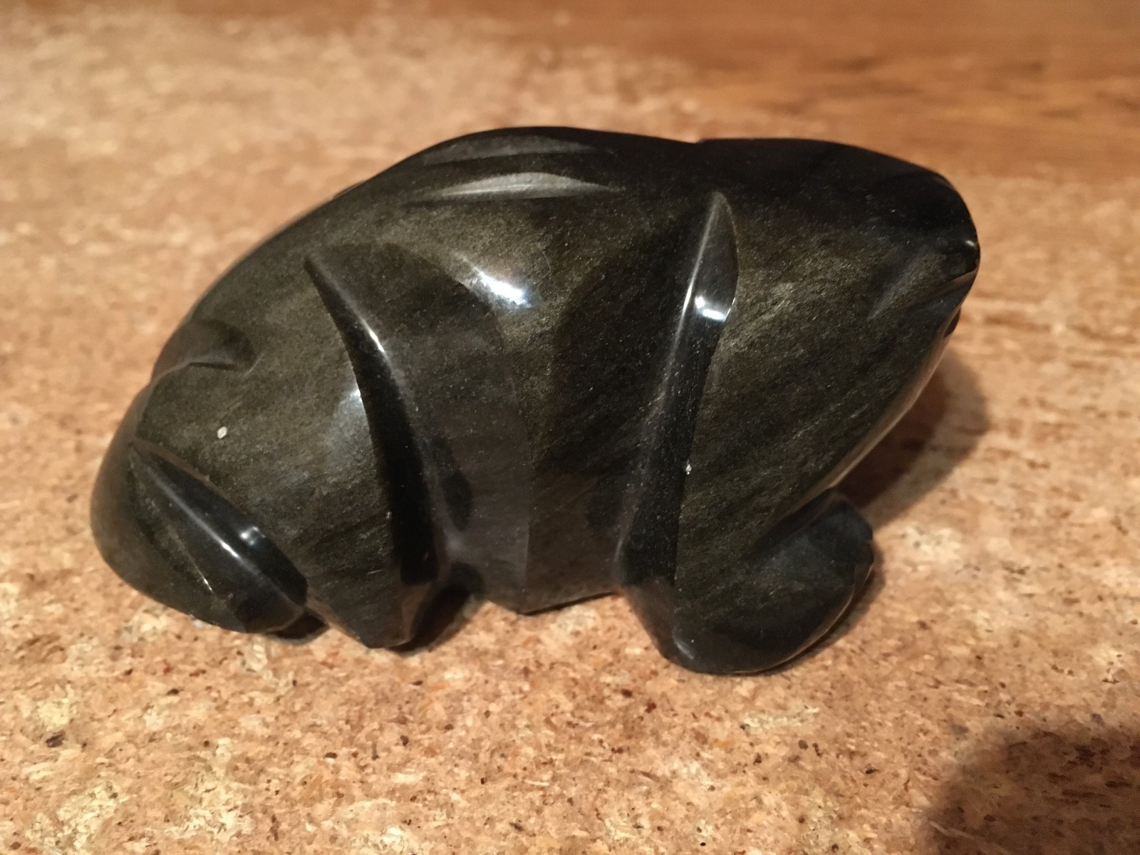 VINTAGE BLACK GOLD OBSIDIAN FROG FIGURINE / WRONGWAY052