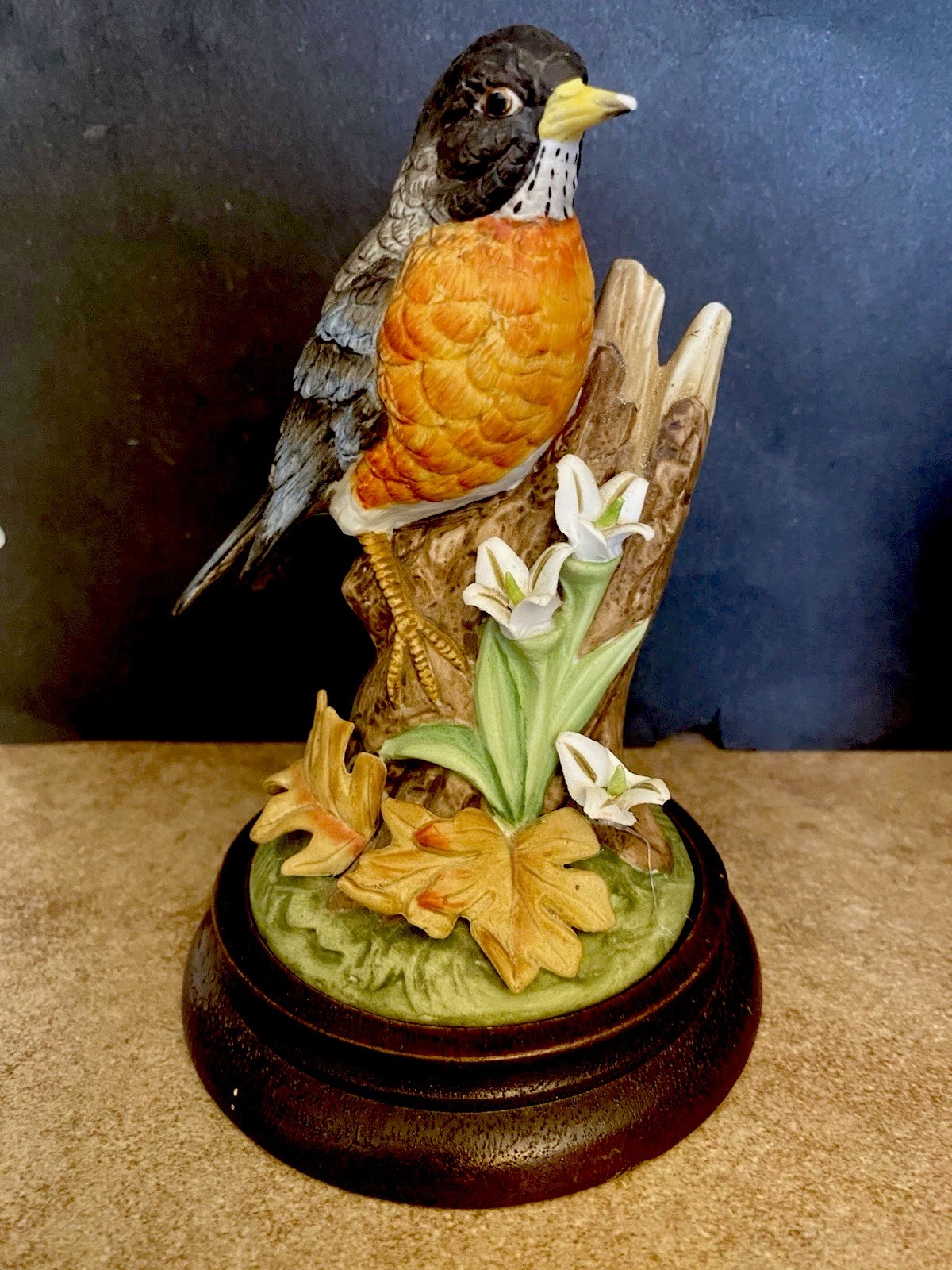 Vtg, Gorham Gallery Vignette Collection Birds, Porcelain “Robin”, w/ Wood Base