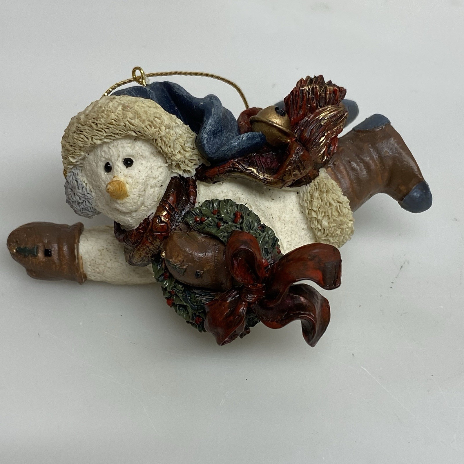 Boyds Bears & Friends Snowman Chilly With Wreath # 2564 Folkstone Ornament