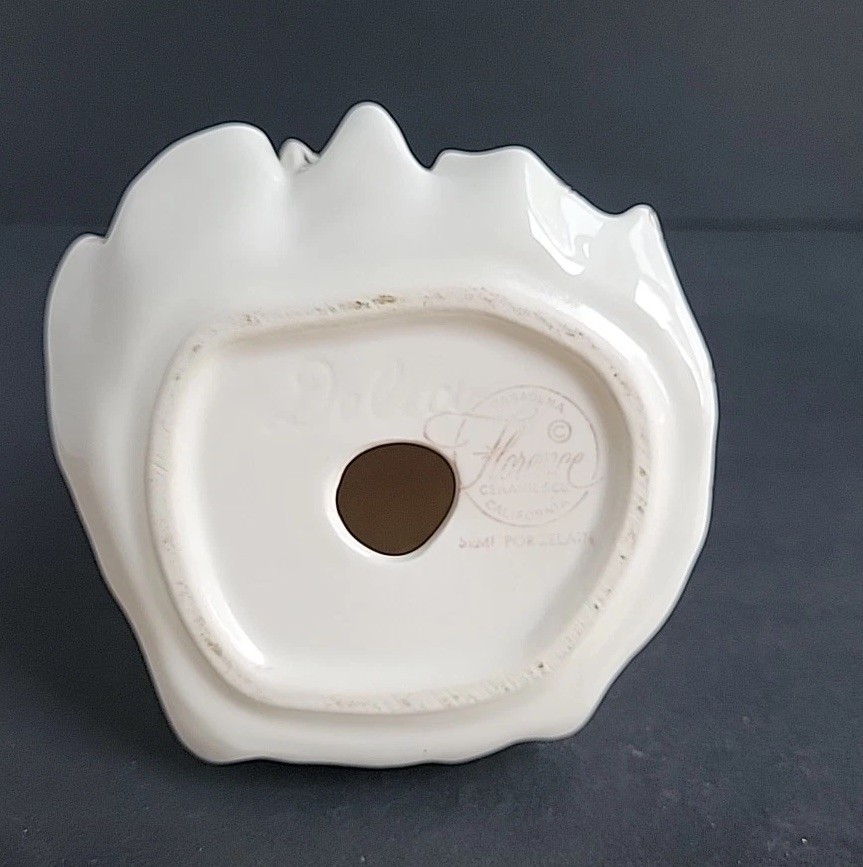 FLORENCE CERAMICS” Delia 8″ Tall Cream & Gold Semi Porcelain Pasadena California