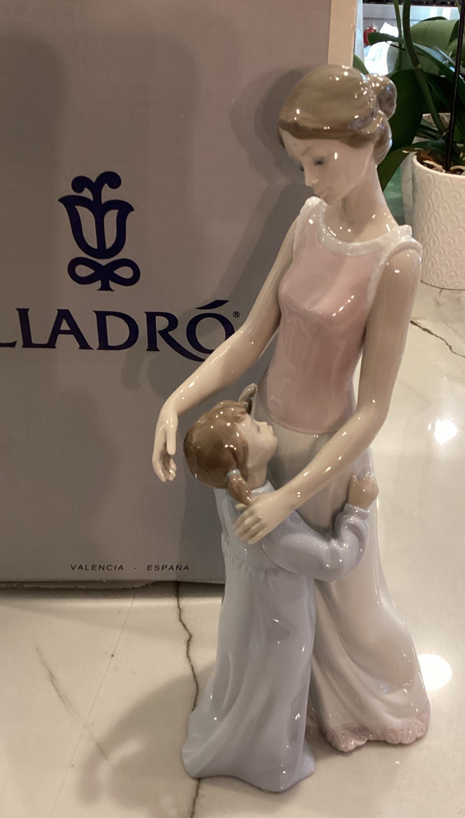 Lladro SOMEONE TO LOOK UP TO ~ Mother Daughter Figurine #6771 with Box MINT