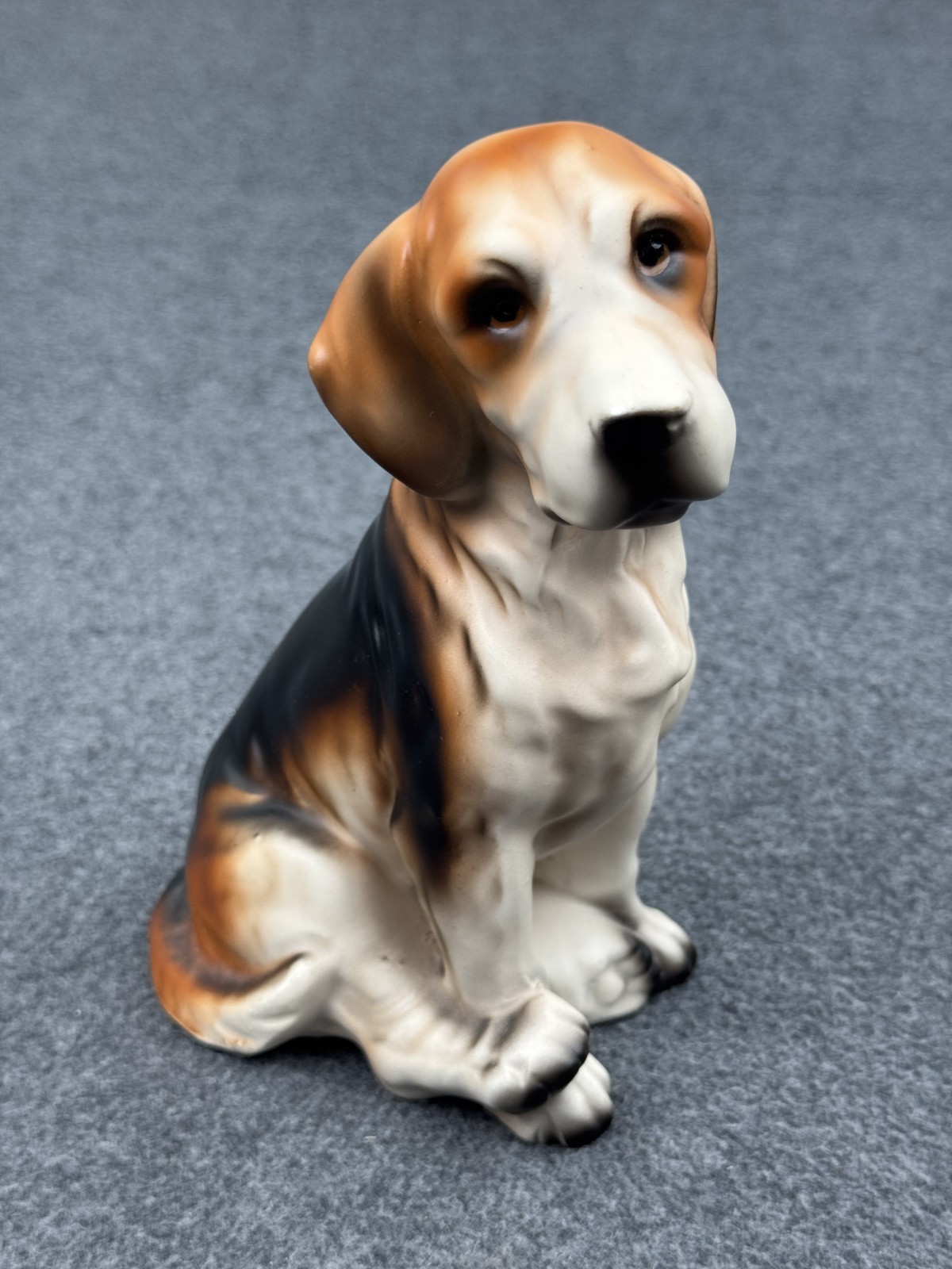 Vintage Beagle Dog Figurine Ceramic Sitting 7″