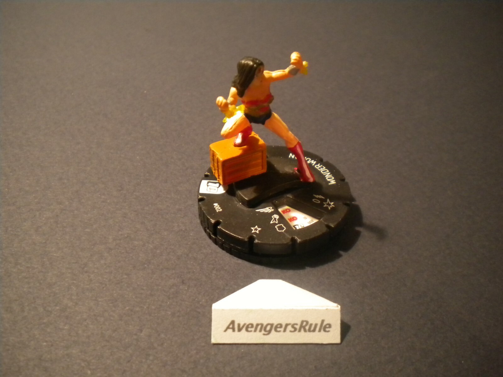 DC Heroclix 10 Figure Lot #81 Wonder Woman Girl Godiva Huntress Catwoman Sensor