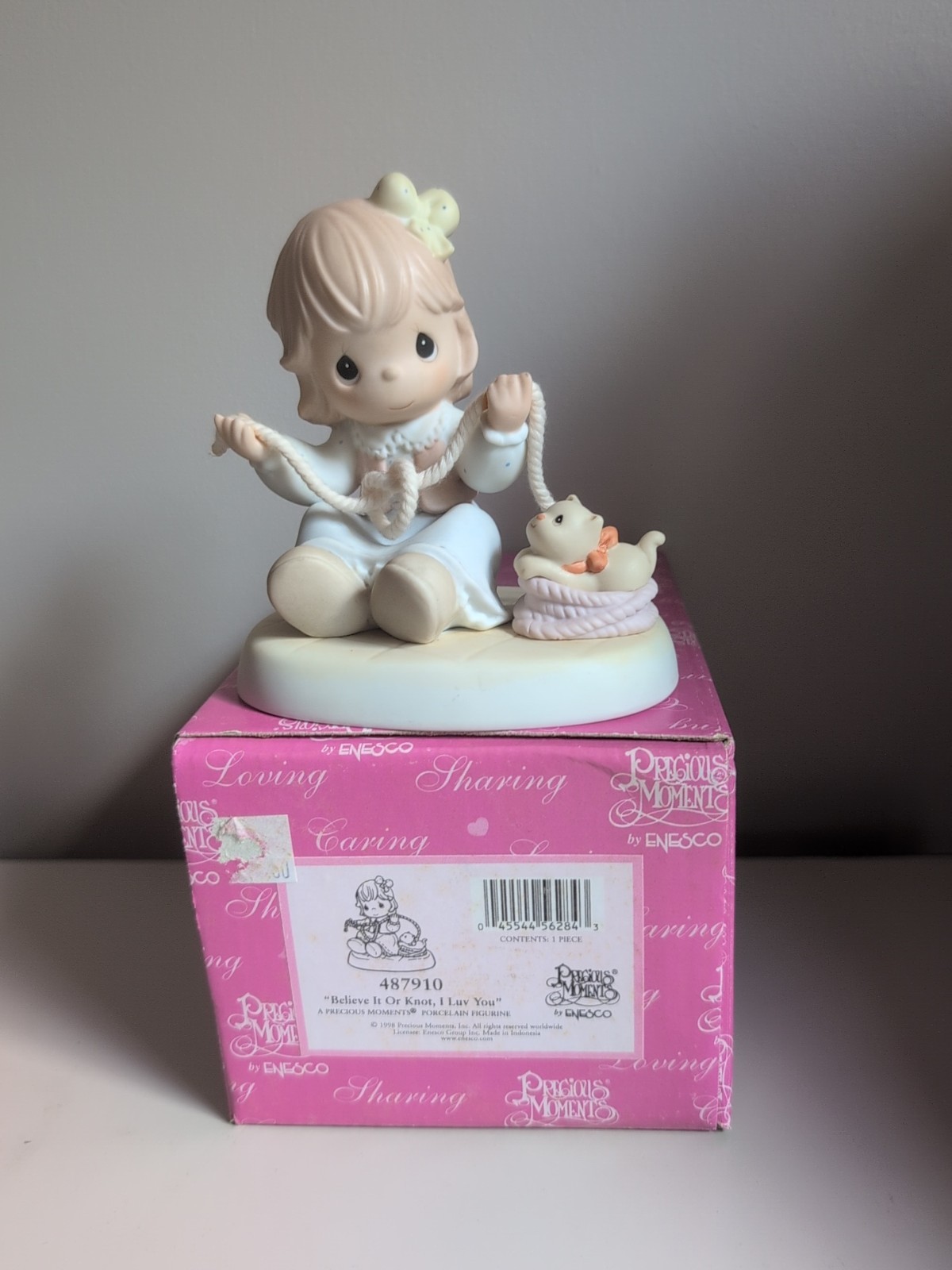 Precious Moments Believe It Or Knot, I Luv You 1998 Figurine 487910 New in Box