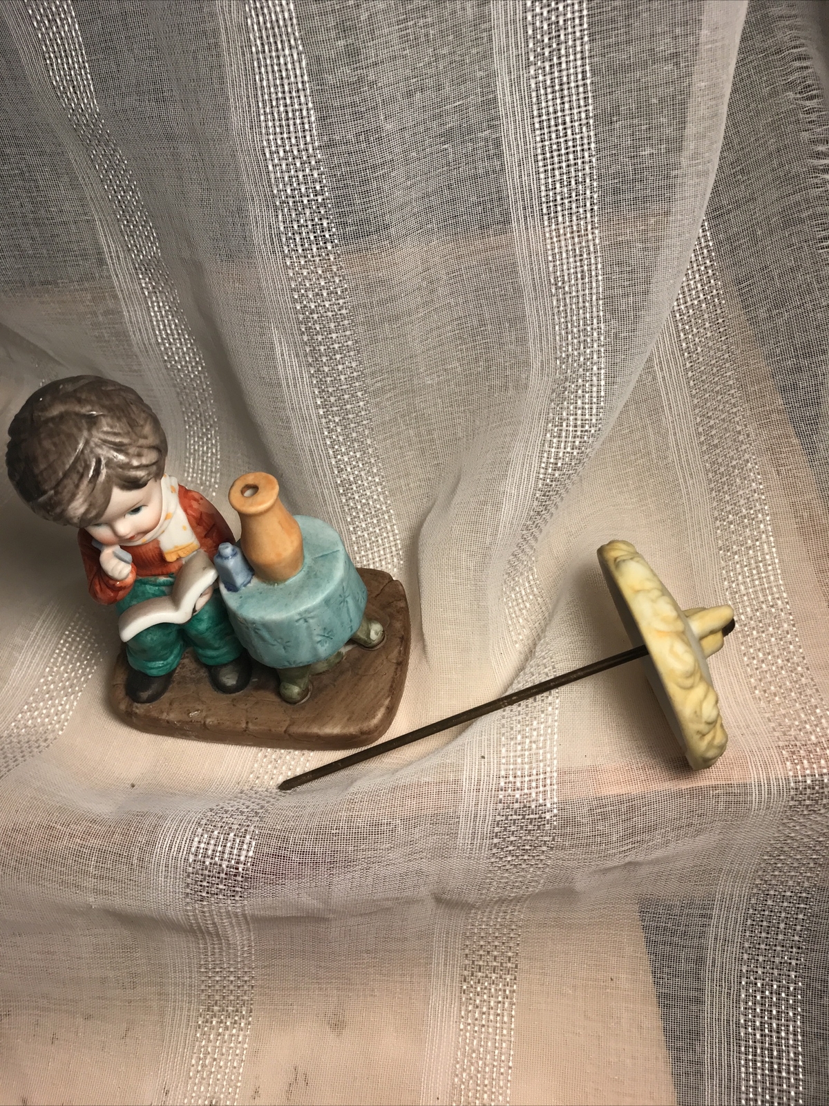 Capodimonte VTG Antique Boy Reading Writing Book Umbrella HTF Rare Figurine ￼