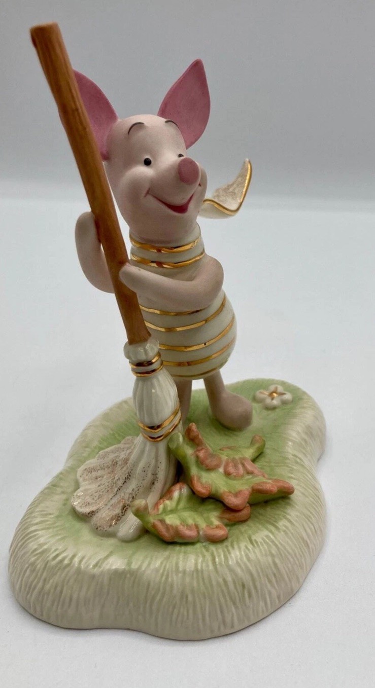 Lenox Walt Disney Showcase Piglet’s Clean Sweep Figurine Winnie The Pooh NEW COA