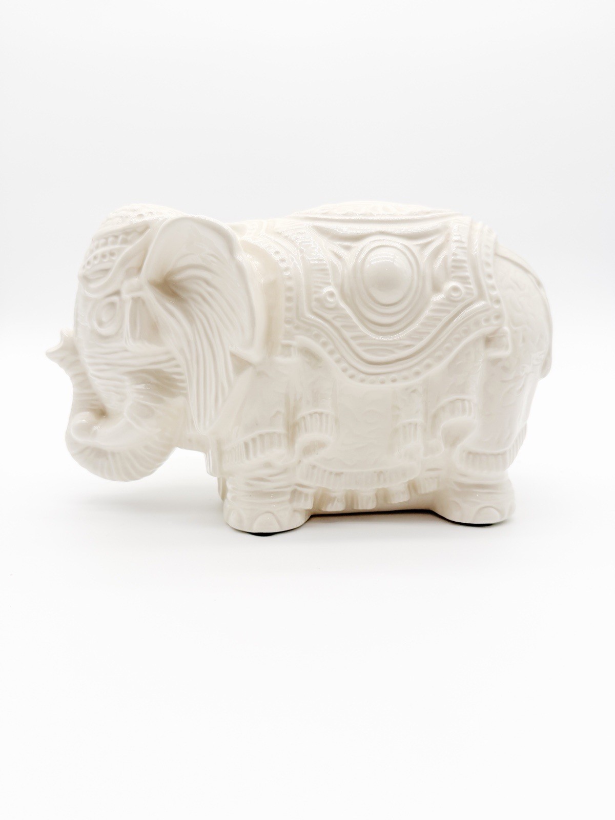 Vintage Arnell’s 1977 Ceramic Elephant Figurine White Glazed India Decor