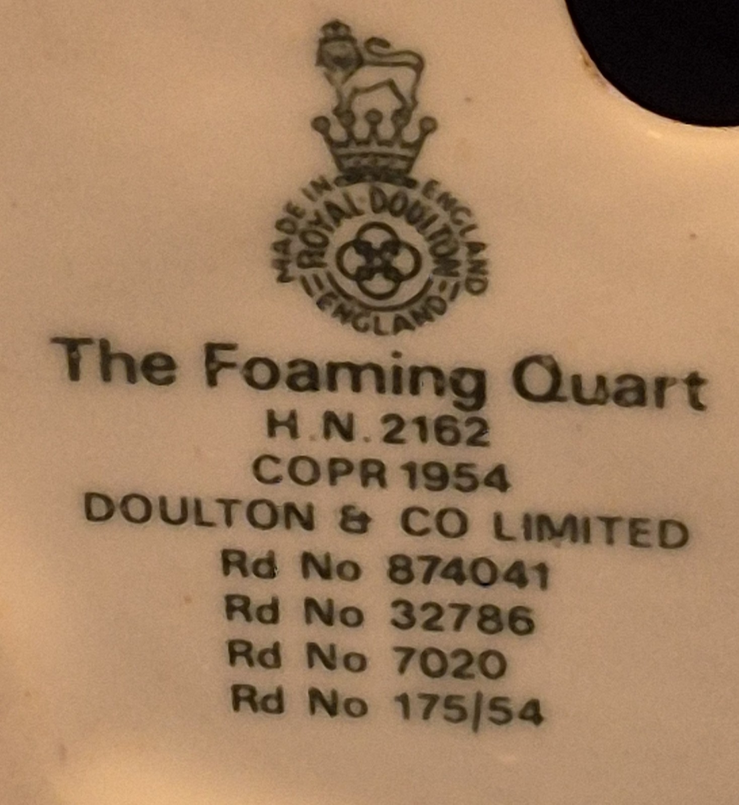 Royal Doulton Figurine The Foaming Quart, HN 2162, 5 1/2″ Tall