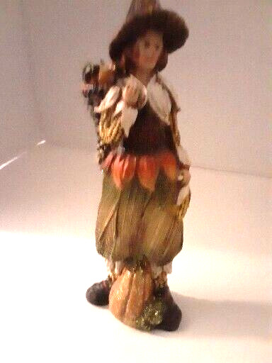 Vintage Pilgrim Man Corn Detailed Fall Decor Carryig Harvest Basket Figurine