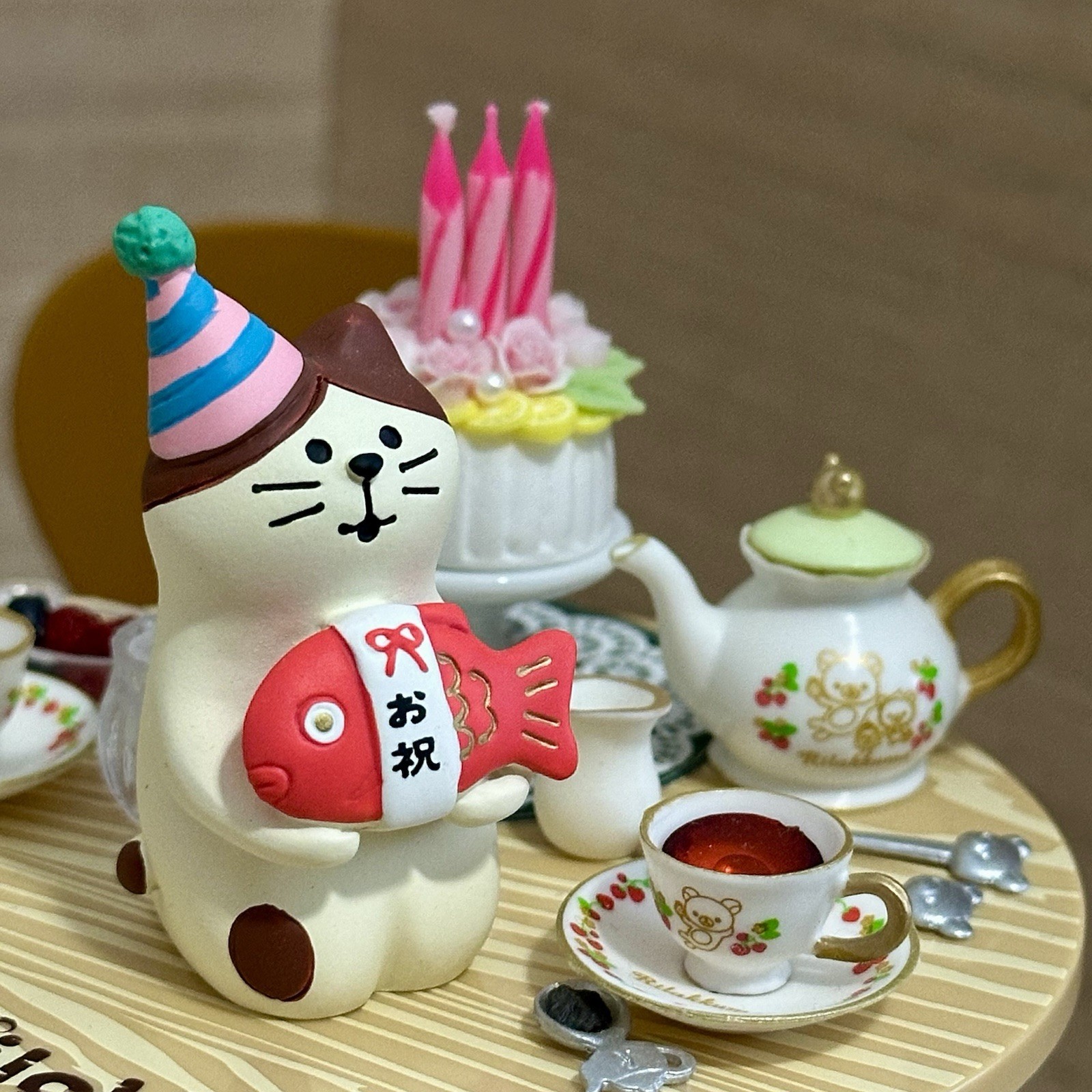 Authentic Decole Concombre Taiyaki Cat Figurine Happy Birthday Kawaii Cat