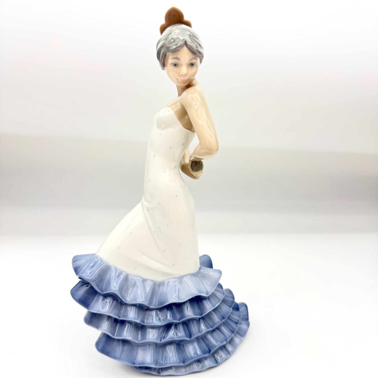 NAO by Lladro 0418 Flamenco Dancer Girl Figurine Porcelain White Blue Spain 1983