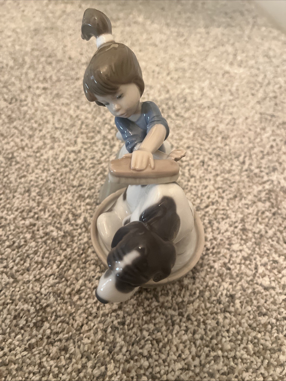 Lladro Bashful Bather # 5455 Girl Bathing Washing Dog Figurine Spain 5″ Tall