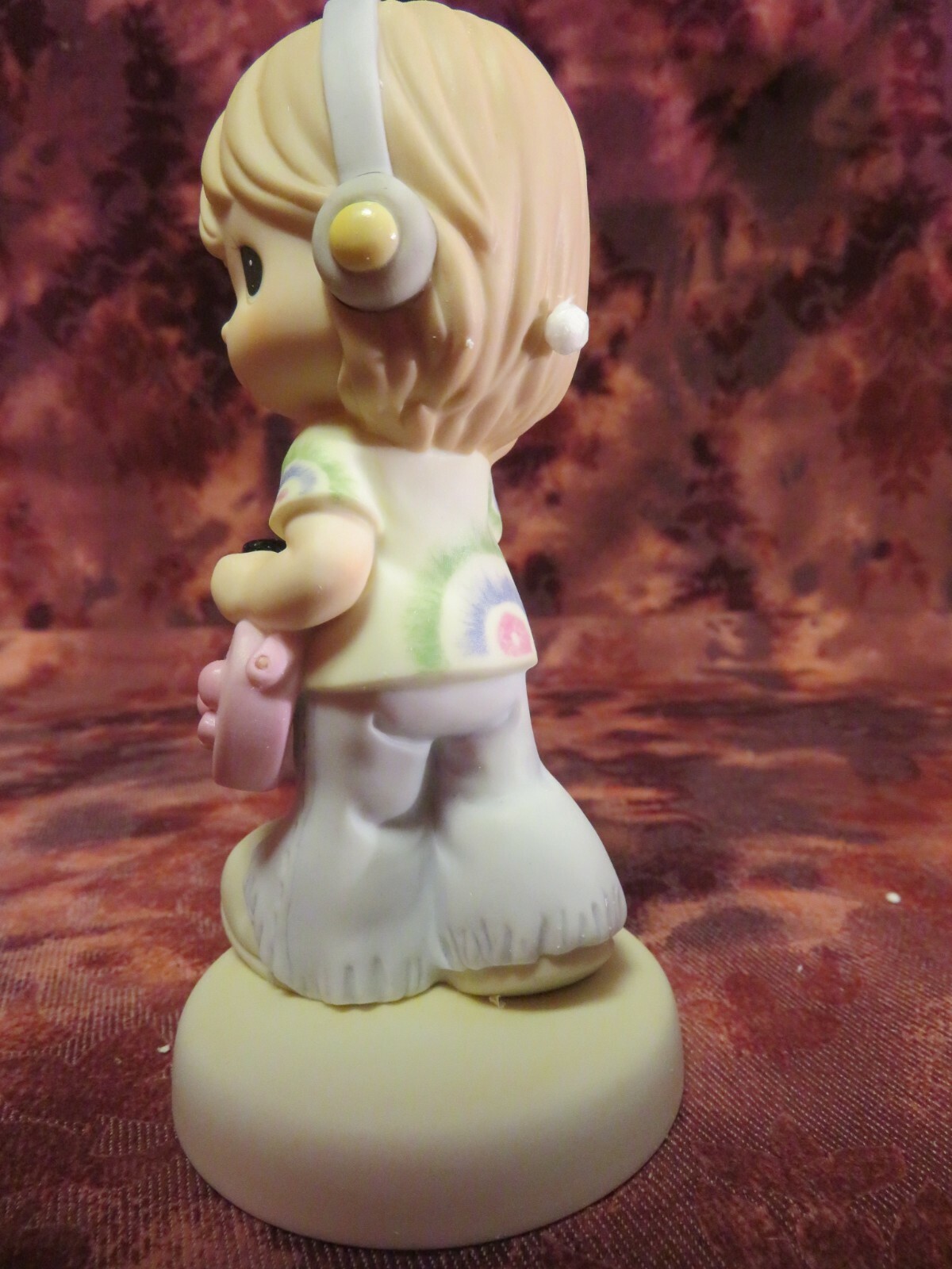 Precious Moments- #104281 -“CARRY A SONG IN YOUR HEART”-Girl Wearing Walkman-NIB