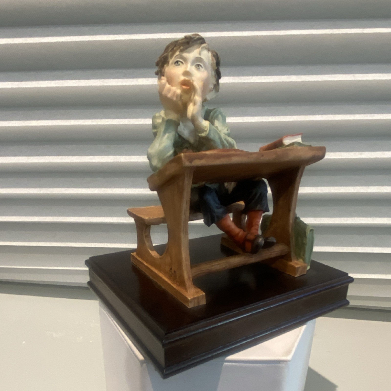 Giuseppe Armani Porcelain figurine Boy School Desk hand painted multicolor