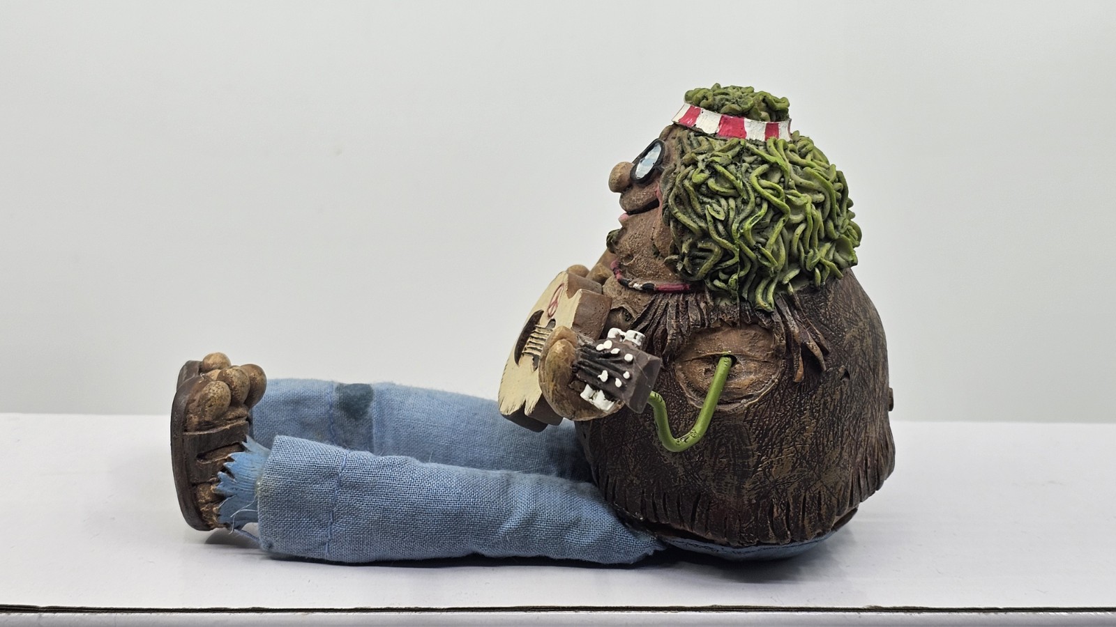 2006 WMG Anthropomorphic Hippie Guitar Player Musician Shelf Sitter Potato