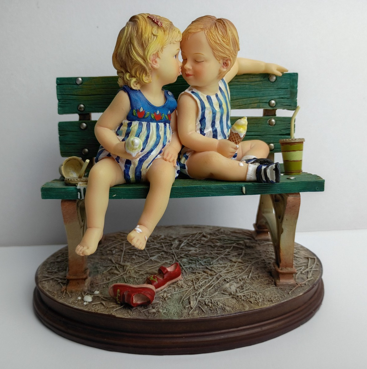 2008 DEMDACO Mama Says..Love One Another Kathy Andrews Fincher Siblings Figurine
