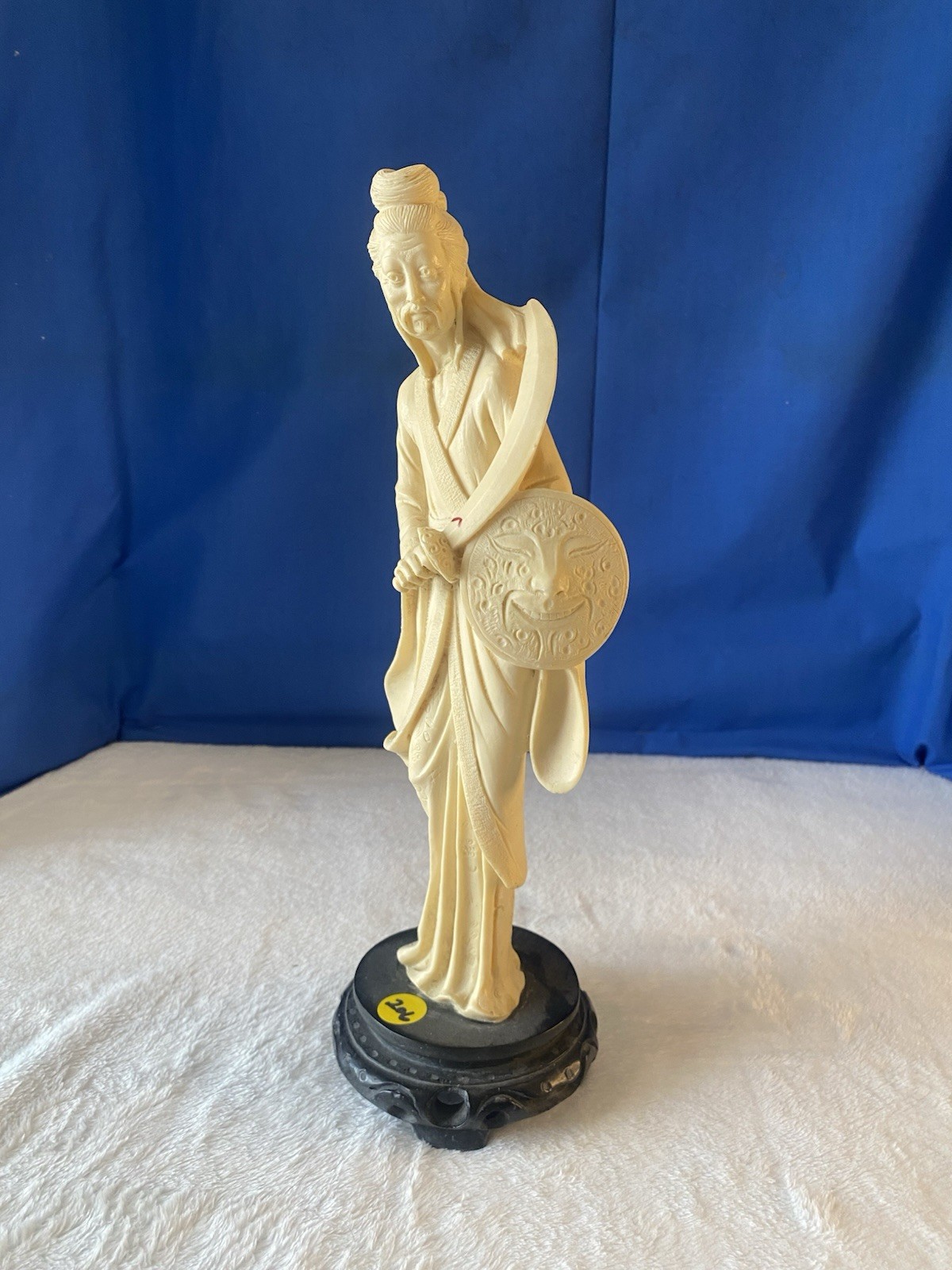 Carved Geisha Man Figurine Ivory Color. Resin. Statue w/ Black Base 13″