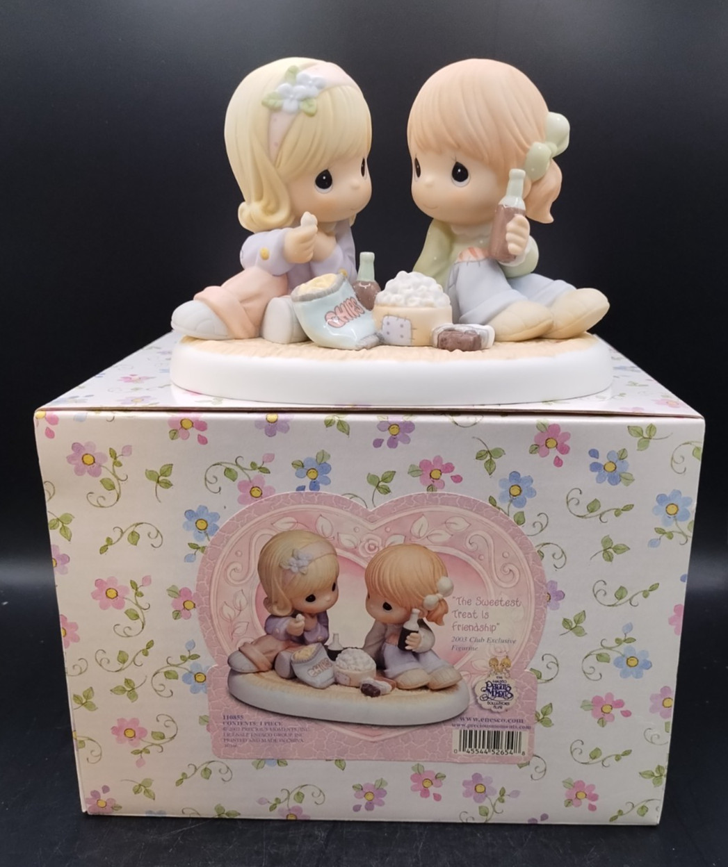 Precious Moments Figurine “The Sweetest Treat Is Friendship” #110855 NIB 2002