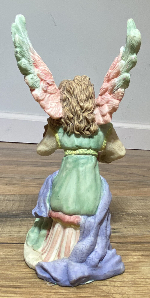 International Resourcing Services Angel Figurine Fiddler BA01 6″ Tall Figure