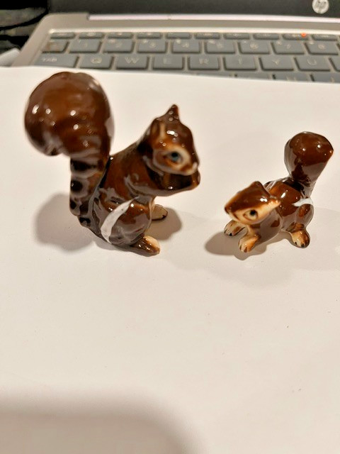 BONE CHINA VINTAGE MINIATURE SQUIRRELS SET OF 2
