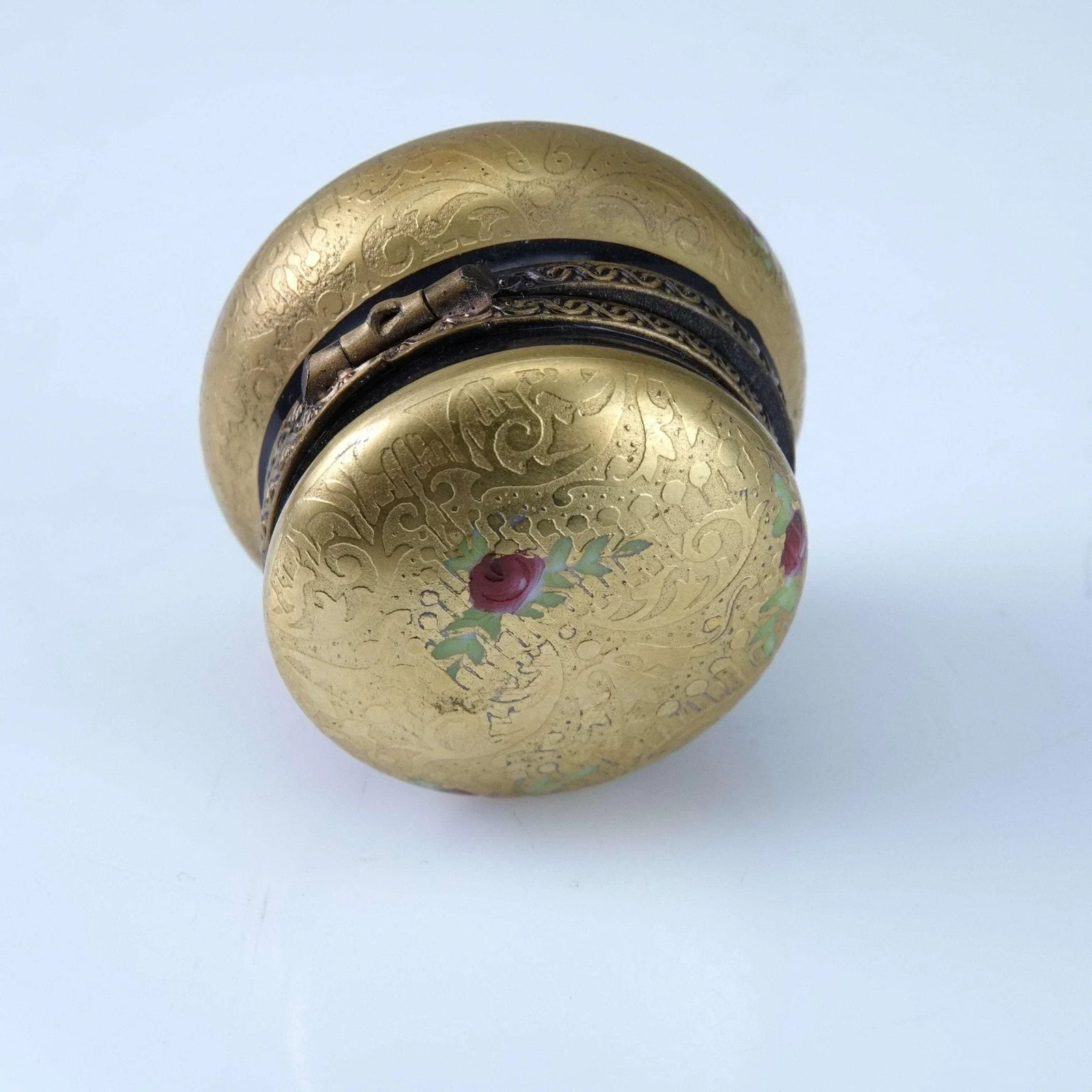 Peint Main Limoges Incrustation gold Trinket Box Hand Painted