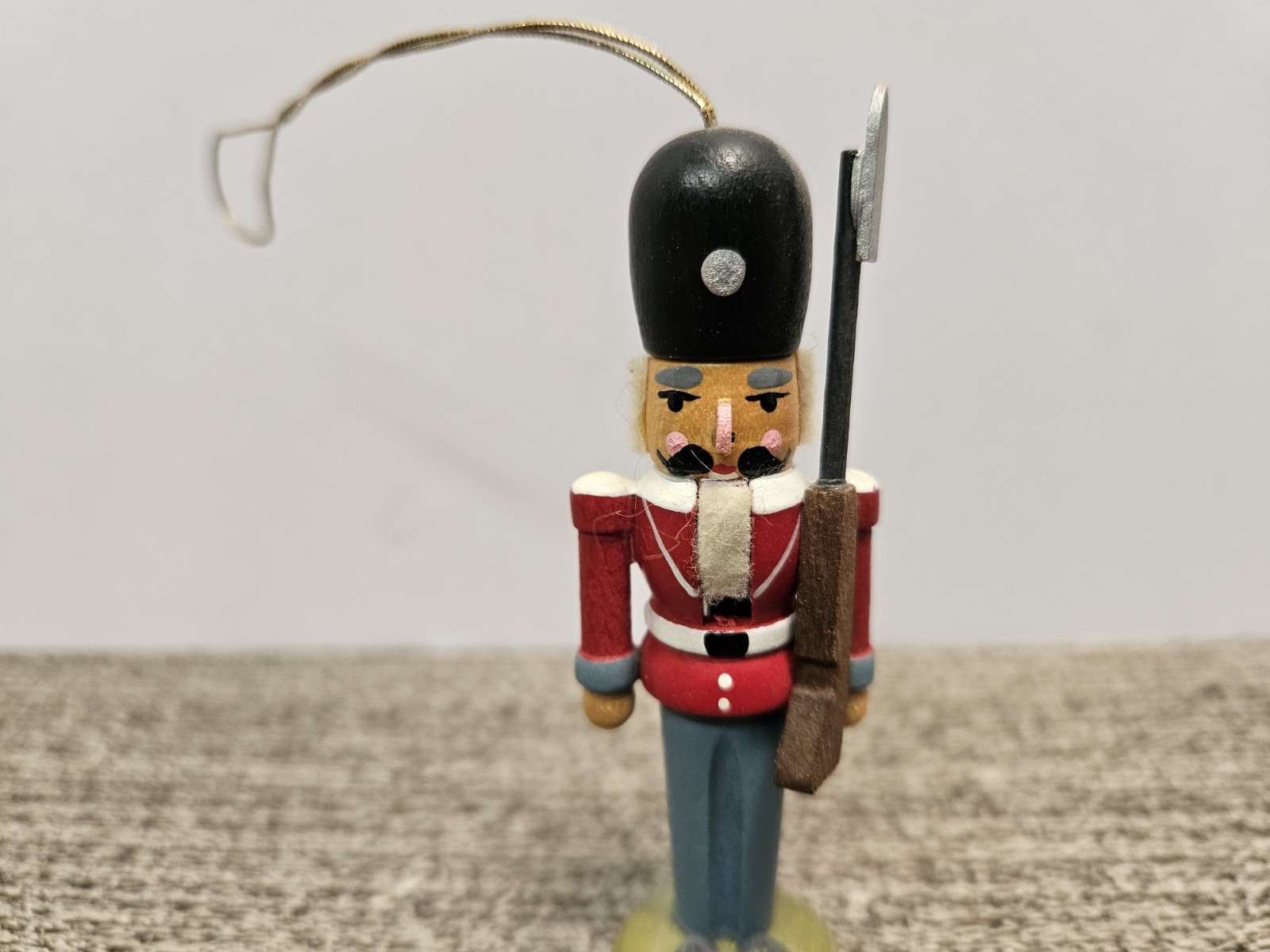 Echte Erzgebirgische Handarbeit Nutcracker Soldier 3” Made in Germany Figurine