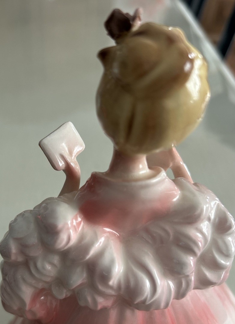Gorgeous Josef Originals Figurine Reading The Letter 8” Inches Pink Dress Mint!