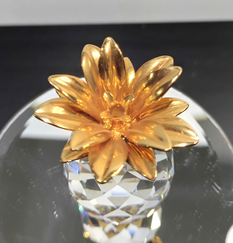 Swarovski Crystal Pineapple with Smooth Gold Leaves 2.5″ Tall – No Box