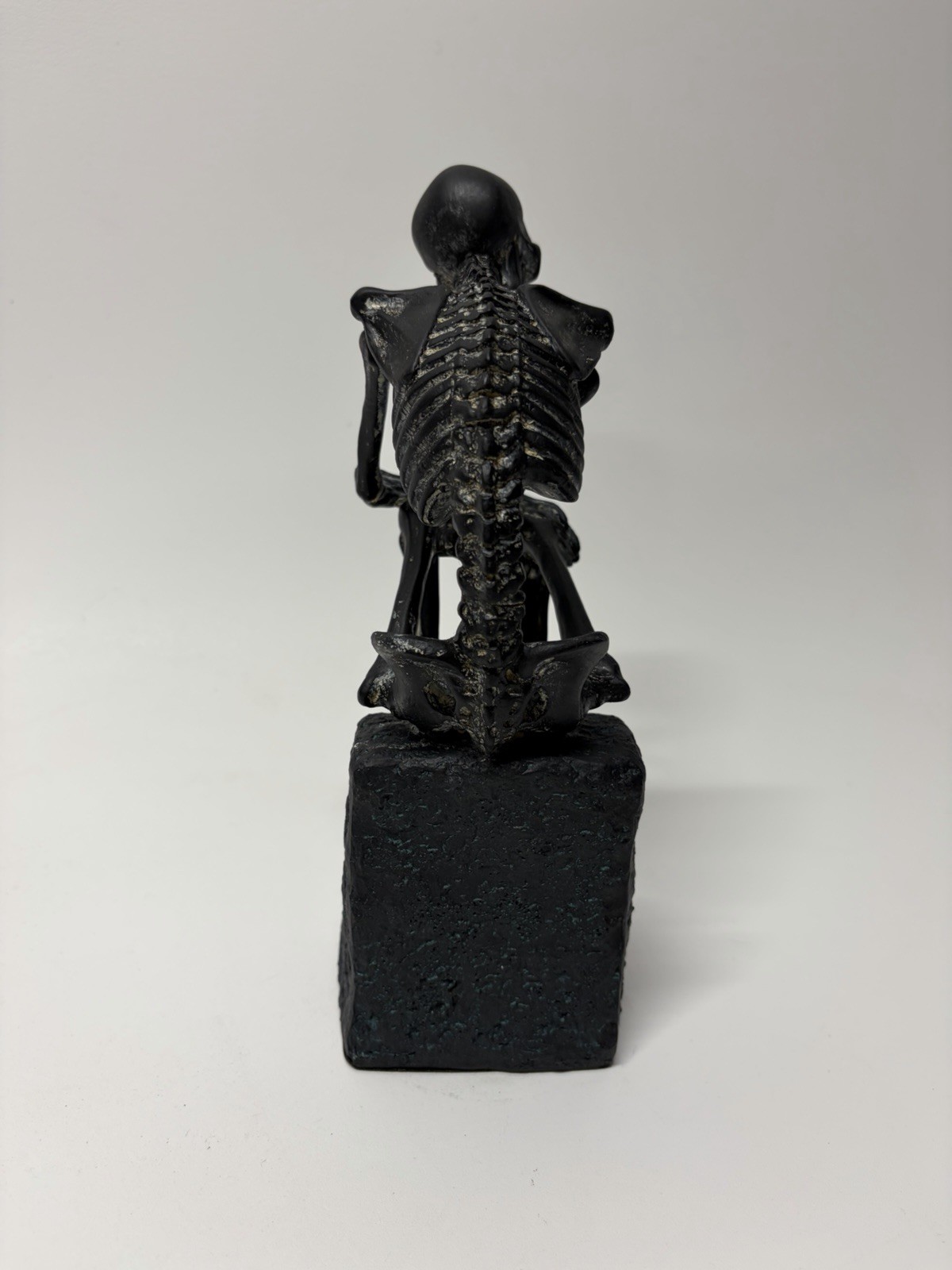 The Thinker Skeleton Home Decor Sculpture Thinking Man Black Rock W/ Tags