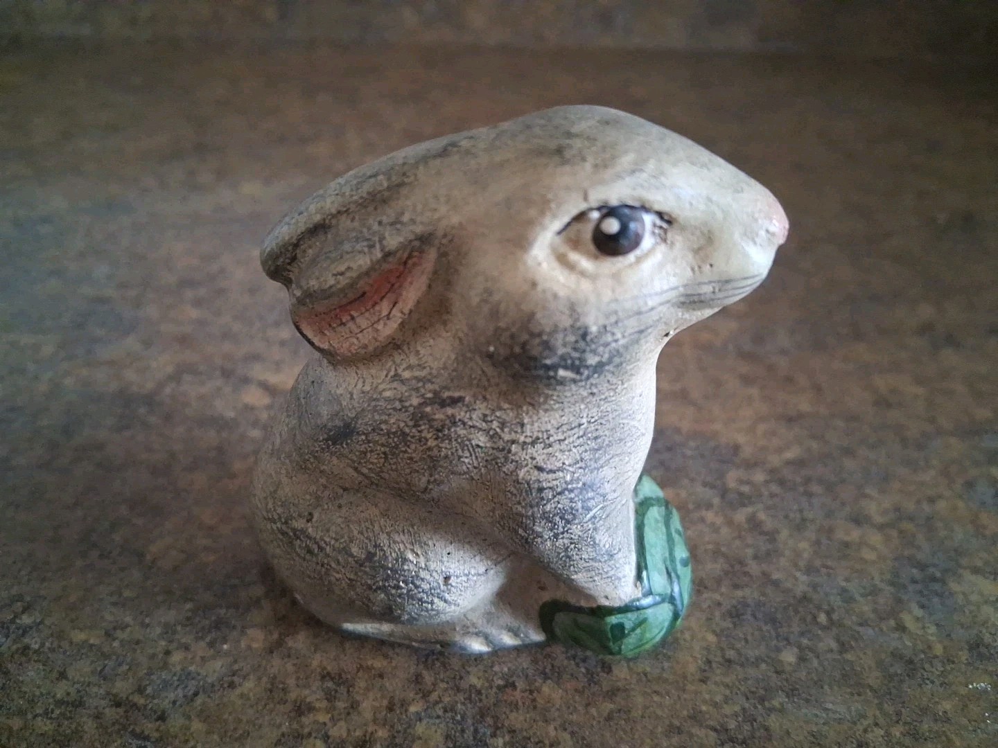 Walnut Ridge Collectibles Bejma Chalkware Small Bunny Sitting On Cabbge Leaves