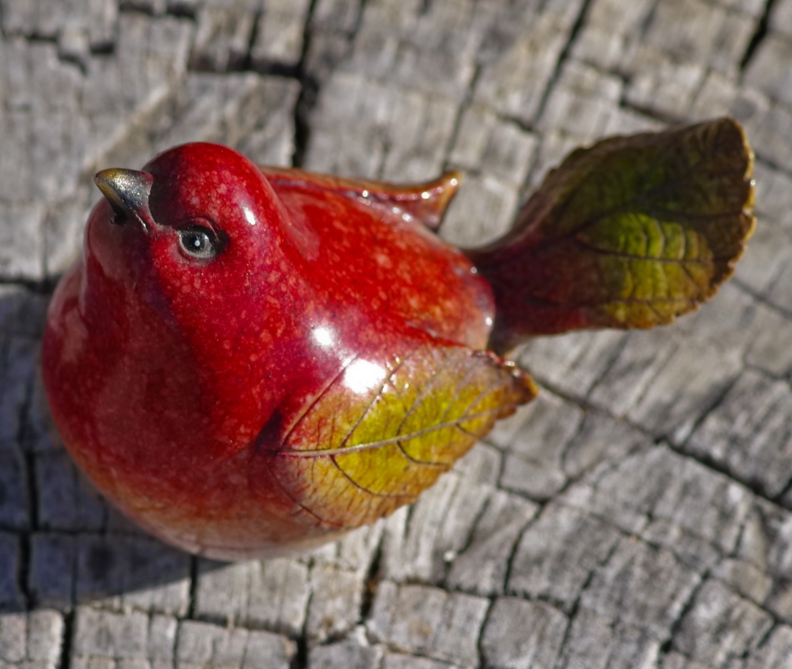 VINTAGE Ceramic Polystone BIRD Figurine Red Leaf Beautiful Figurine!