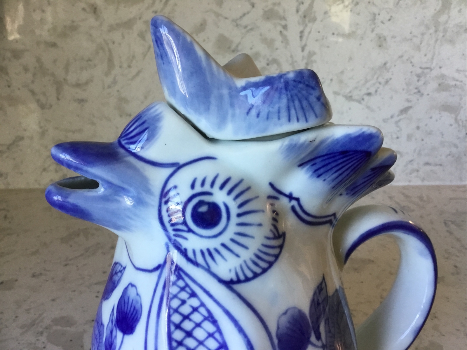 Dechang Ceramics Blue & White Rooster 28 oz Pitcher 8.25″ Tall x 7.5″ long